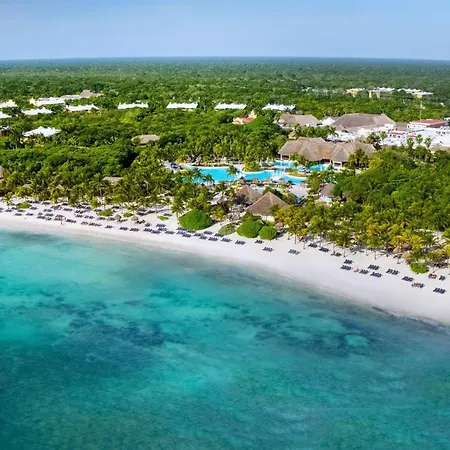 Grand Palladium Colonial Resort & Spa