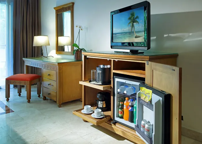 Grand Palladium Colonial & 5*