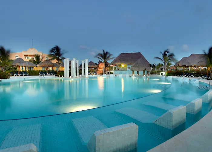 Grand Palladium Colonial &
