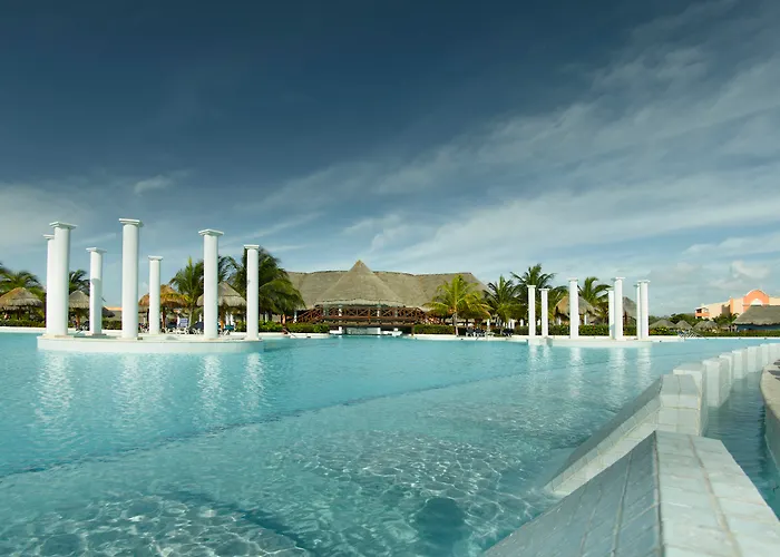 Grand Palladium Colonial & 5*