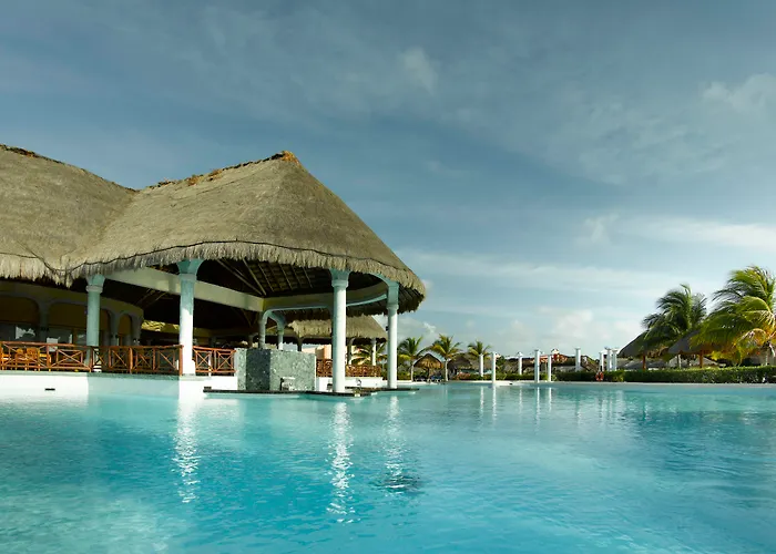Grand Palladium Colonial & Resort