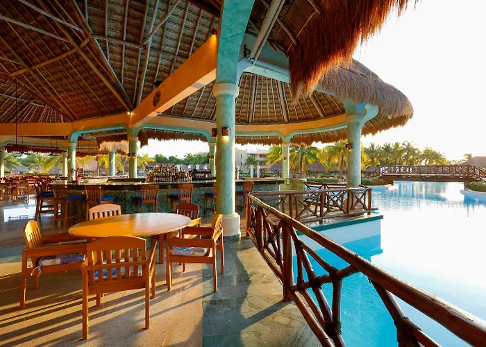 Grand Palladium Colonial & Resort