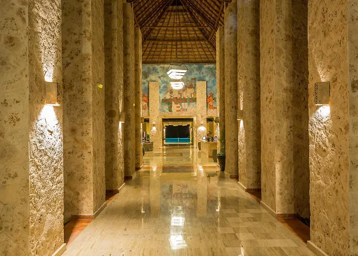 Resort Grand Palladium Colonial & 5*