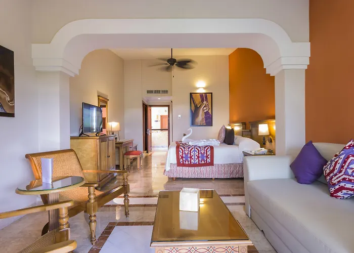 Grand Palladium Colonial & Resort