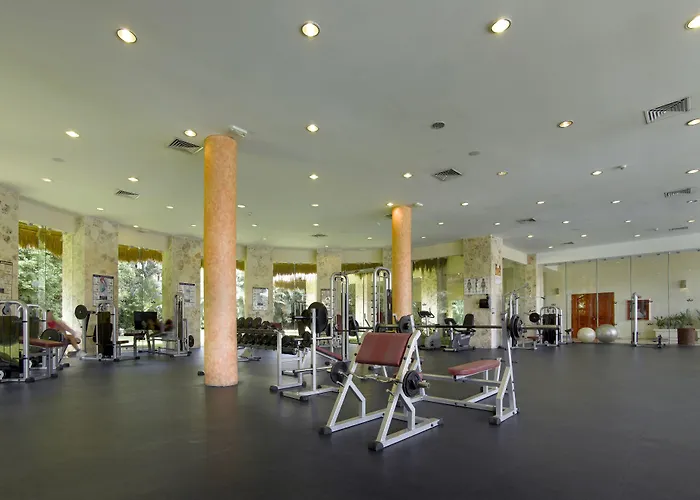 Grand Palladium Colonial & Resort