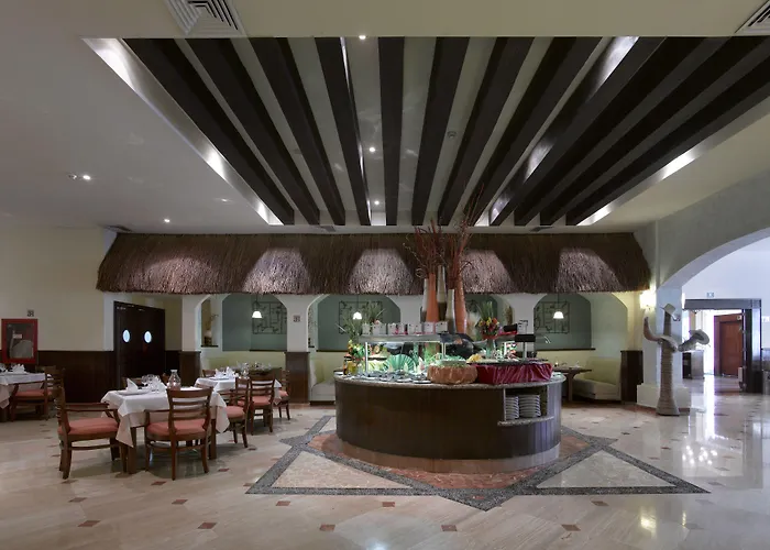 Grand Palladium Colonial & Resort