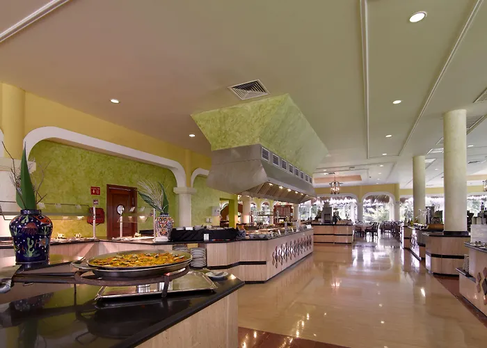 Grand Palladium Colonial & Resort 5*
