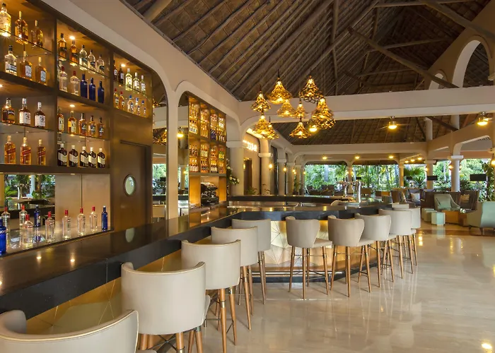 Grand Palladium Colonial &
