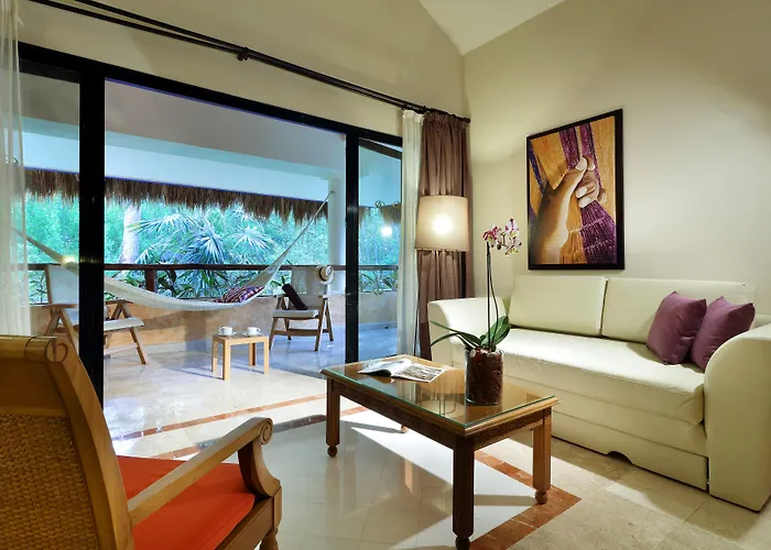 Grand Palladium Colonial & Resort
